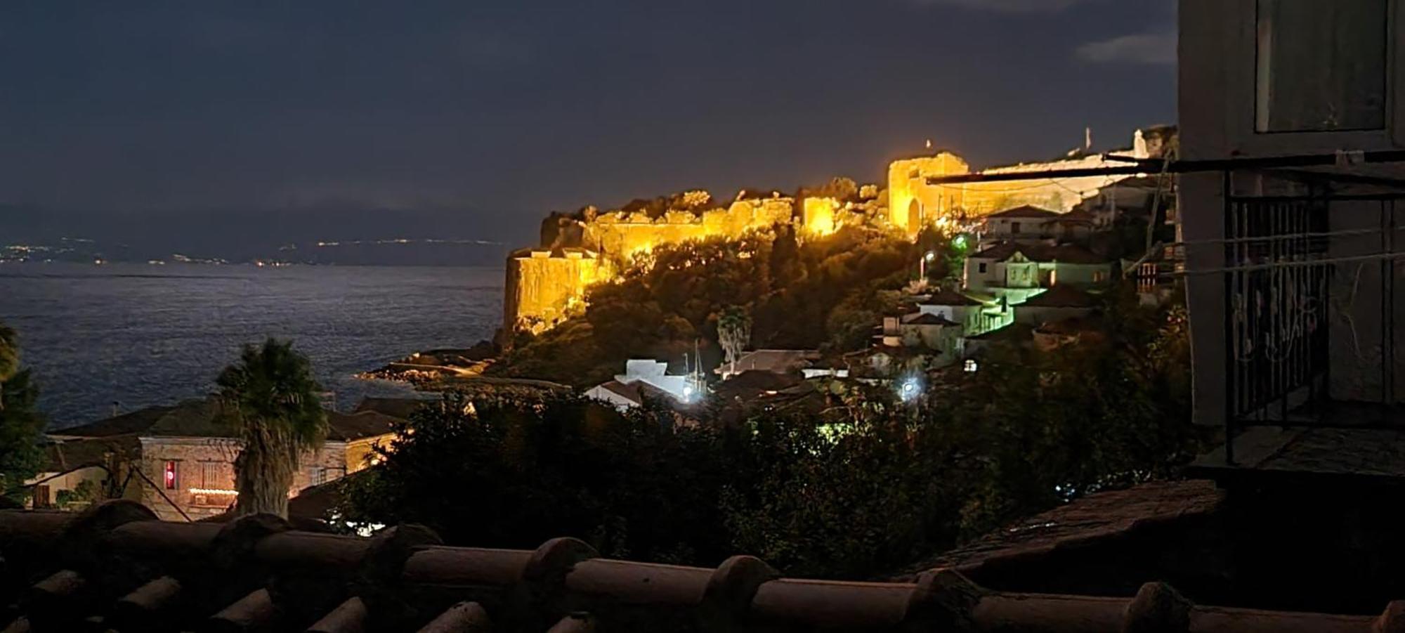 Charites: Terrace With Seaview - 100m To The Apartment Koroni (Messinia)