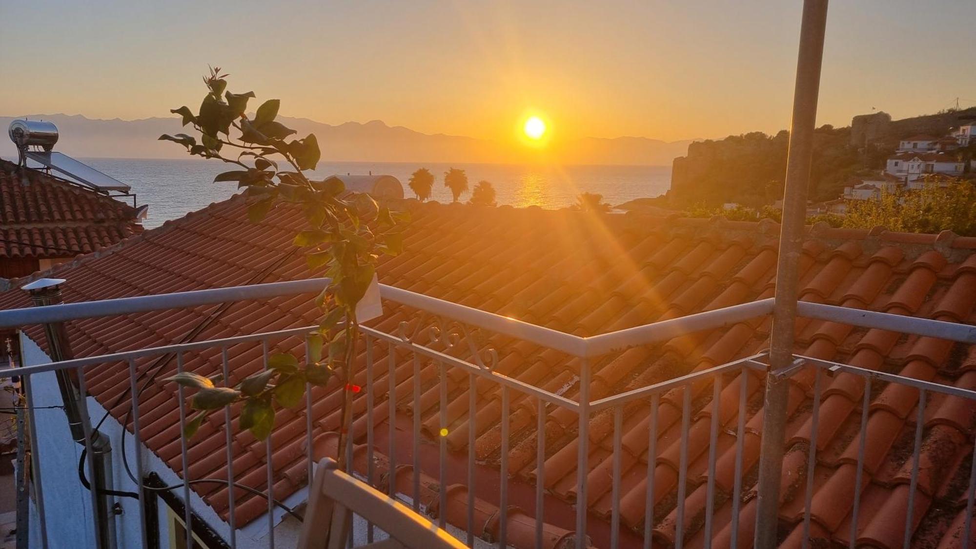 Charites: Terrace With Seaview - 100m To The Apartment Koroni (Messinia)