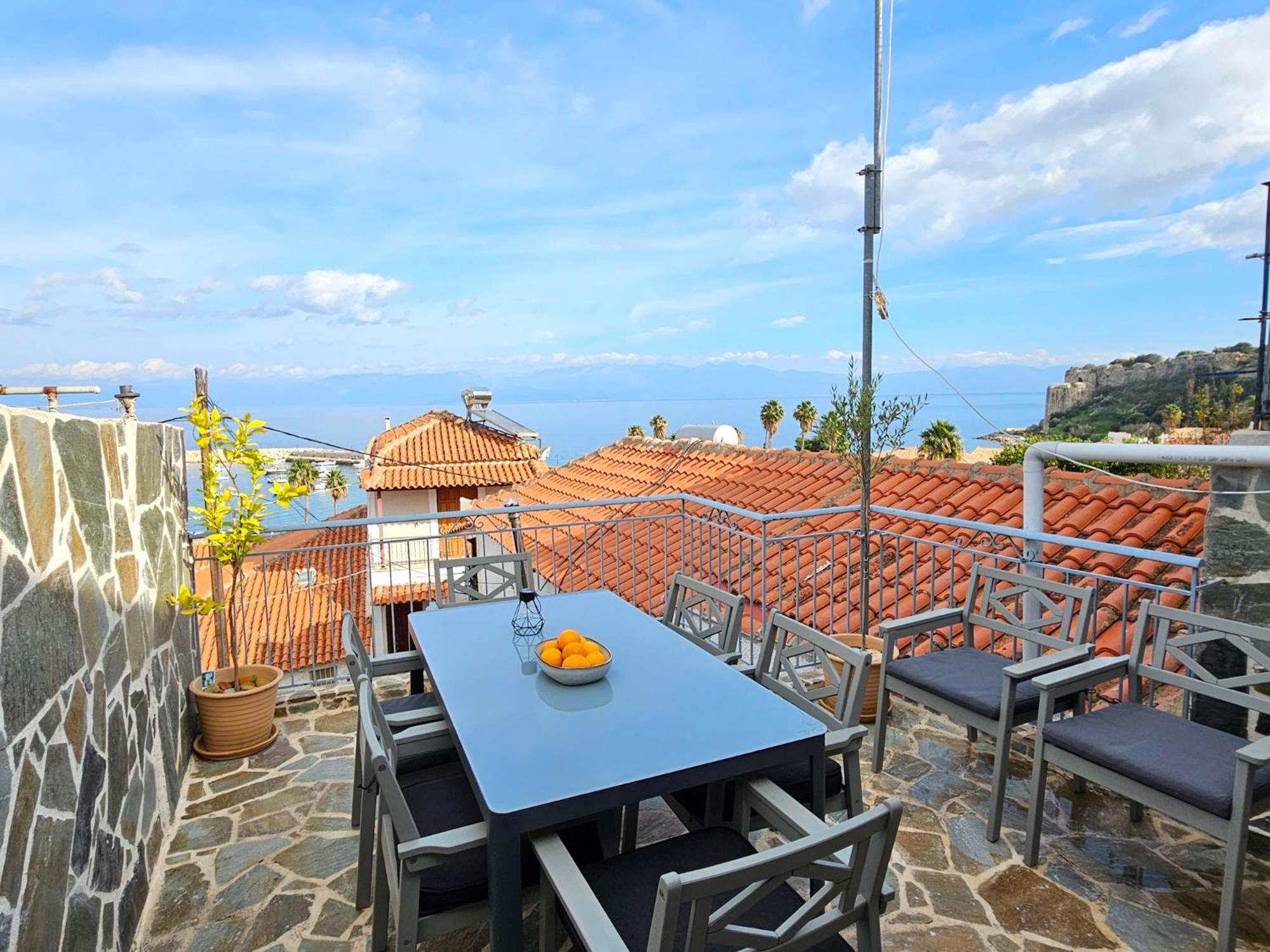 Apartment Charites: Terrace With Seaview - 100m To The Koroni (Messinia)
